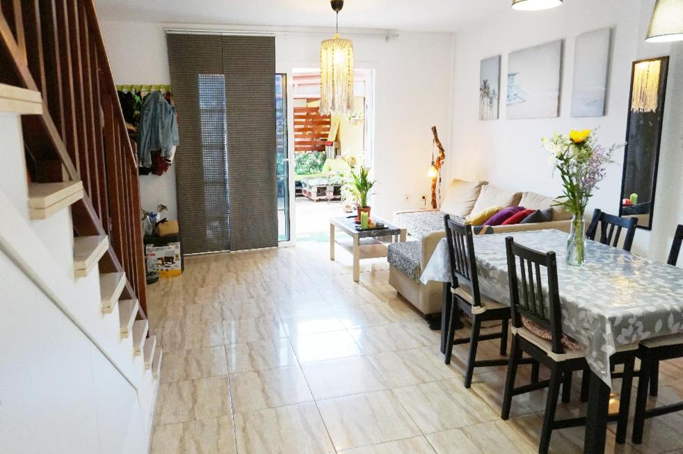 Отель Casa La Sonrisa Shared House Эль-Медано Экстерьер фото